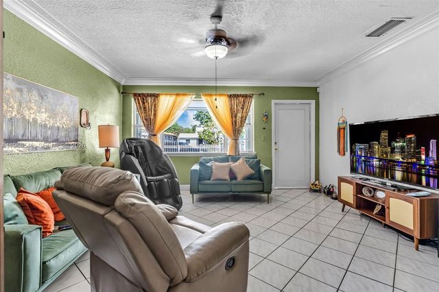 5574 SW 3rd St, Miami, FL 33134