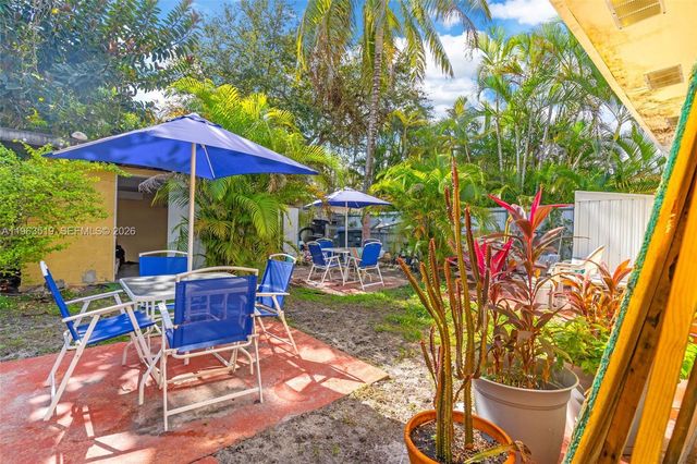 5574 SW 3rd St, Miami, FL 33134