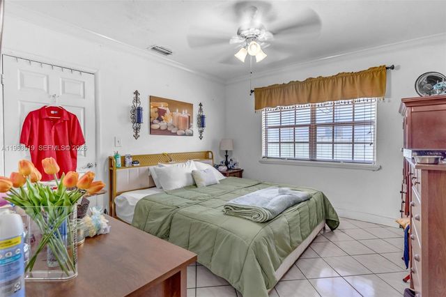 5574 SW 3rd St, Miami, FL 33134