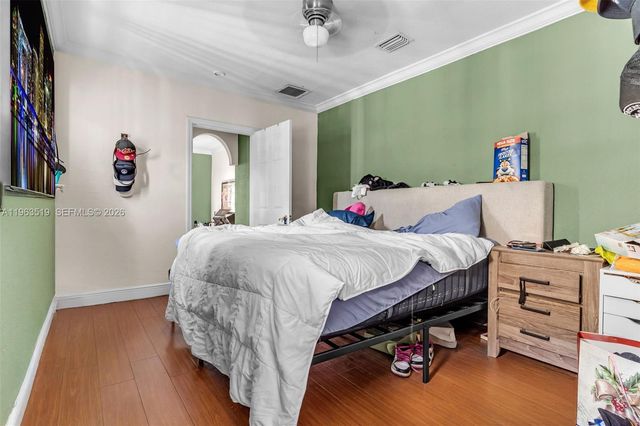 5574 SW 3rd St, Miami, FL 33134