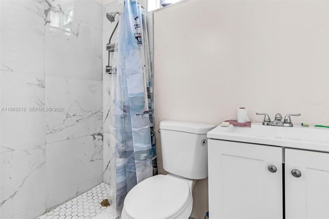 5574 SW 3rd St, Miami, FL 33134