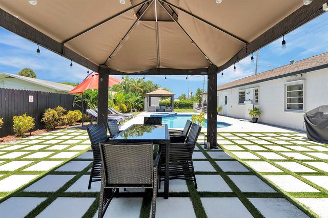 2301 Ridgeway Avenue, West Palm Beach, FL 33401
