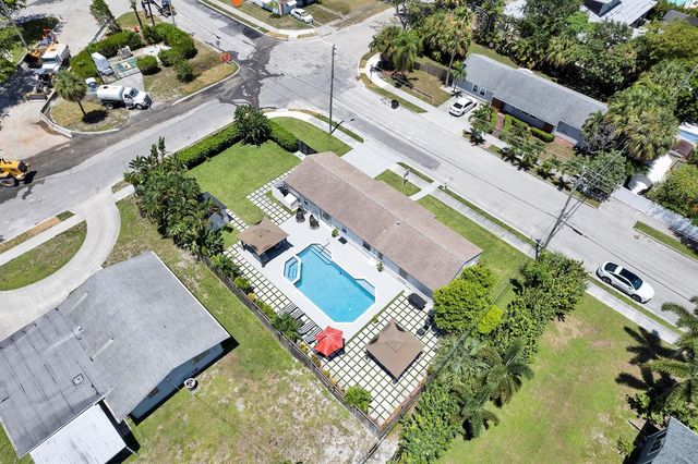 2301 Ridgeway Avenue, West Palm Beach, FL 33401