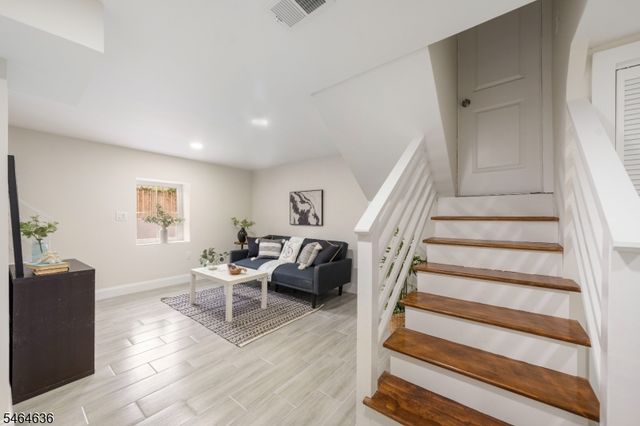 28 Taranto Ct, Maplewood Twp., NJ 07040