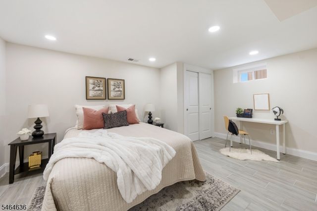 28 Taranto Ct, Maplewood Twp., NJ 07040
