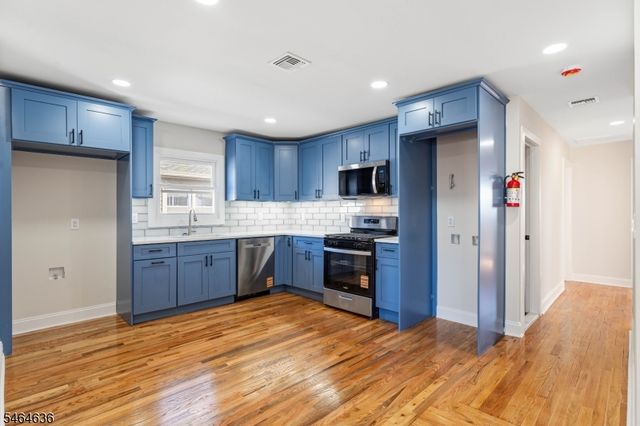 28 Taranto Ct, Maplewood Twp., NJ 07040