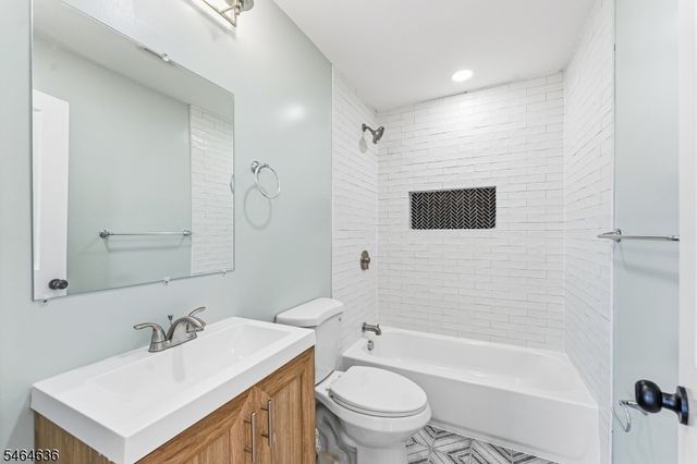 28 Taranto Ct, Maplewood Twp., NJ 07040