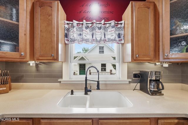 151 Oak Street, Rossford, OH 43460
