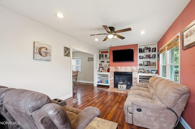 151 Oak Street, Rossford, OH 43460