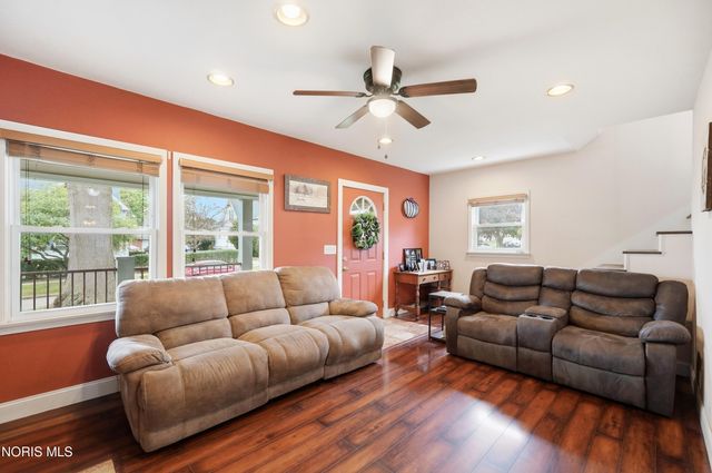 151 Oak Street, Rossford, OH 43460