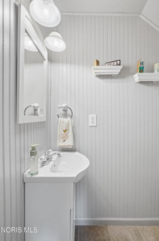 151 Oak Street, Rossford, OH 43460