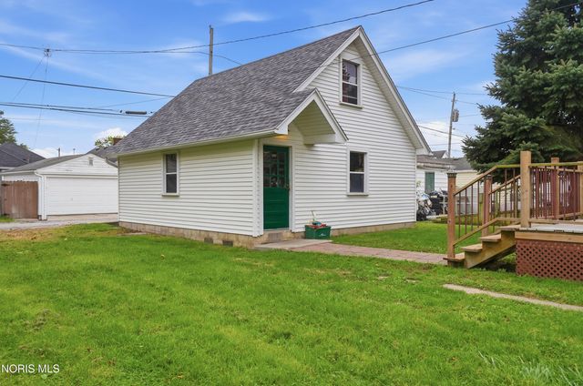 151 Oak Street, Rossford, OH 43460