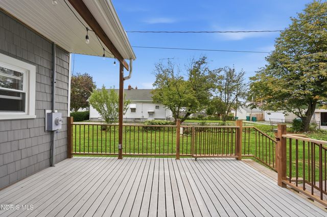 151 Oak Street, Rossford, OH 43460