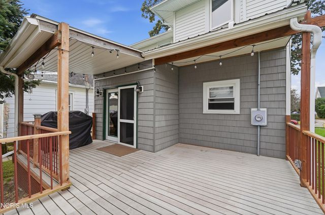 151 Oak Street, Rossford, OH 43460