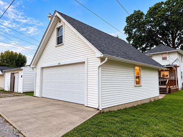 151 Oak Street, Rossford, OH 43460