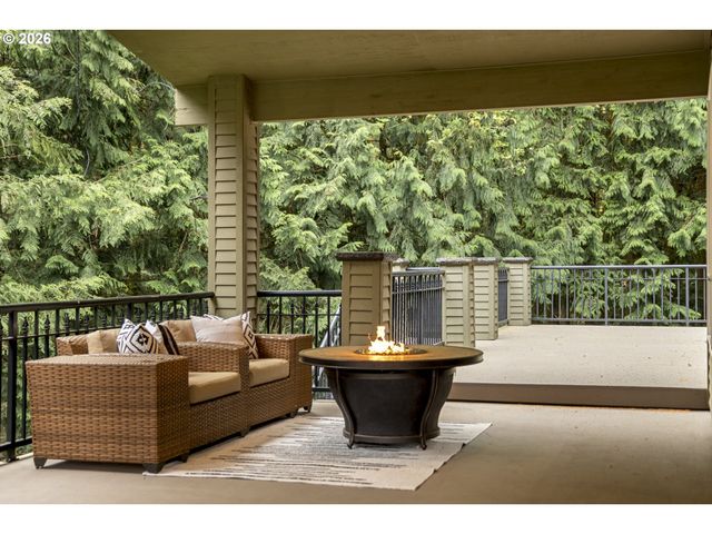 11930 Se MT SCOTT Blvd, Happy Valley, OR 97086