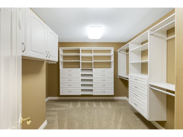 11930 Se MT SCOTT Blvd, Happy Valley, OR 97086