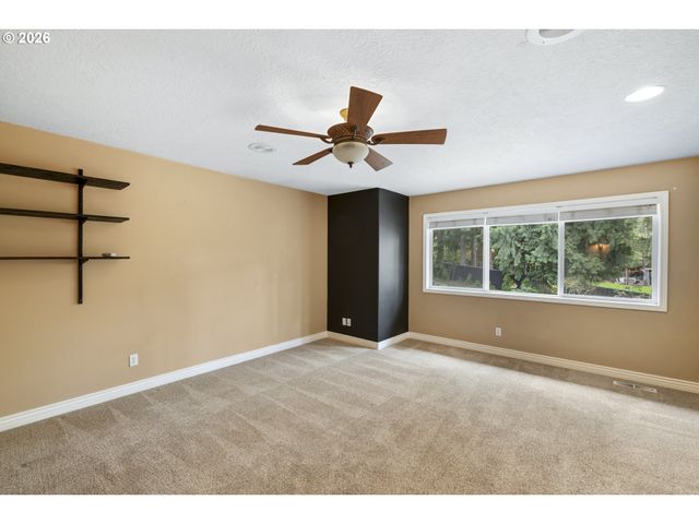 11930 Se MT SCOTT Blvd, Happy Valley, OR 97086