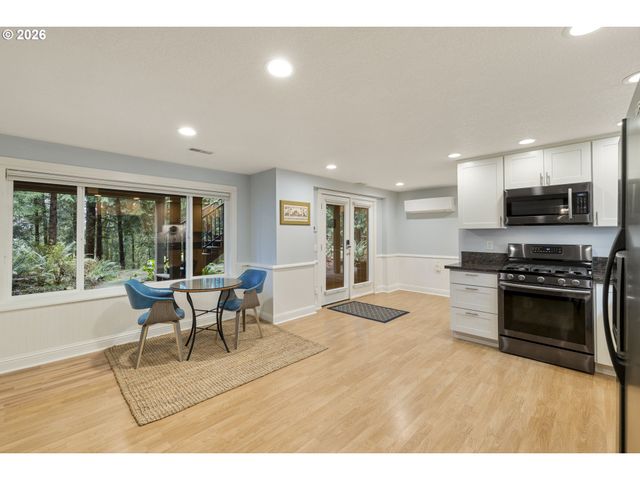 11930 Se MT SCOTT Blvd, Happy Valley, OR 97086