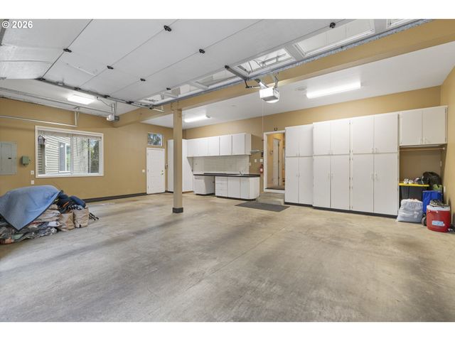 11930 Se MT SCOTT Blvd, Happy Valley, OR 97086