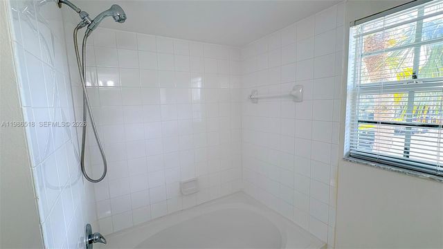 677 SW 111th Ave 204, Pembroke Pines, FL 33025