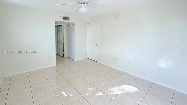 677 SW 111th Ave 204, Pembroke Pines, FL 33025