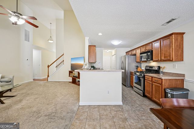 25 Pacific Avenue, Sharpsburg, GA 30277