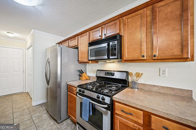 25 Pacific Avenue, Sharpsburg, GA 30277