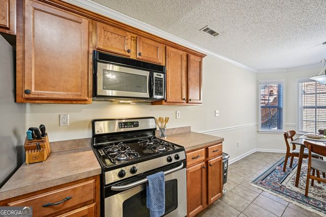 25 Pacific Avenue, Sharpsburg, GA 30277