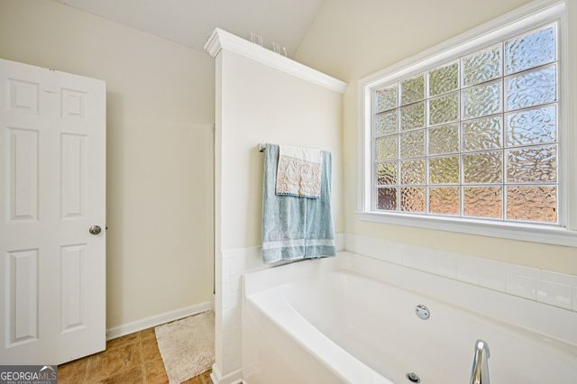 25 Pacific Avenue, Sharpsburg, GA 30277