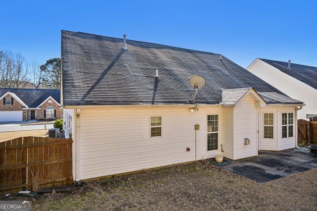 25 Pacific Avenue, Sharpsburg, GA 30277