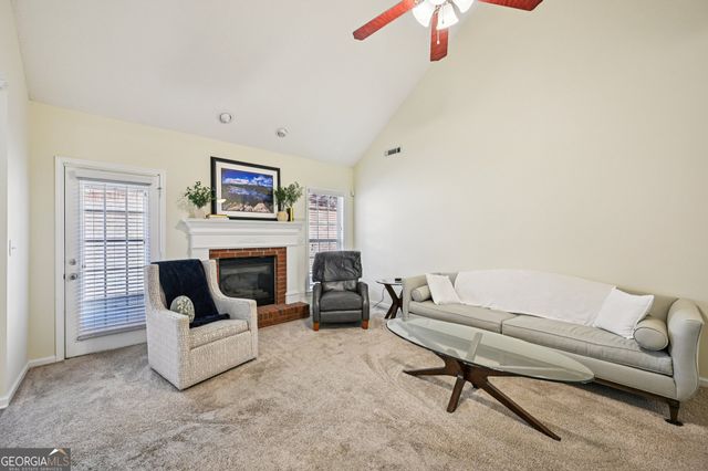 25 Pacific Avenue, Sharpsburg, GA 30277