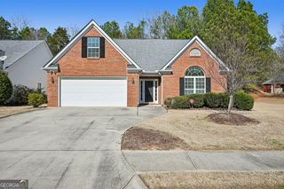 25 Pacific Avenue, Sharpsburg, GA 30277