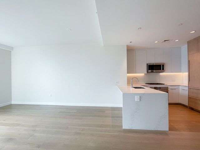188 Brookline Ave 27D, Boston, MA 02215