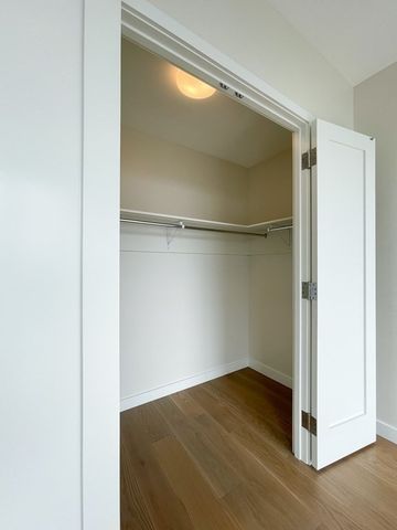 188 Brookline Ave 27D, Boston, MA 02215