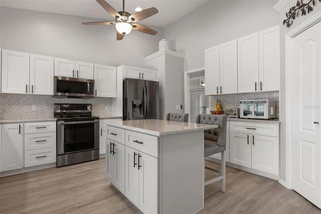 5009 SOUTHERN PINE CIRCLE, Venice, FL 34293