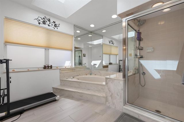 5009 SOUTHERN PINE CIRCLE, Venice, FL 34293