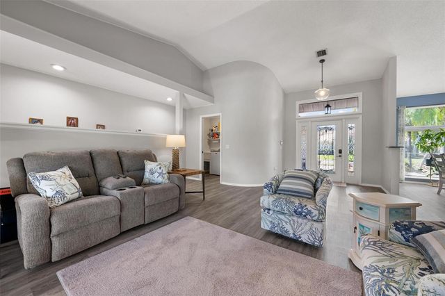 5009 SOUTHERN PINE CIRCLE, Venice, FL 34293