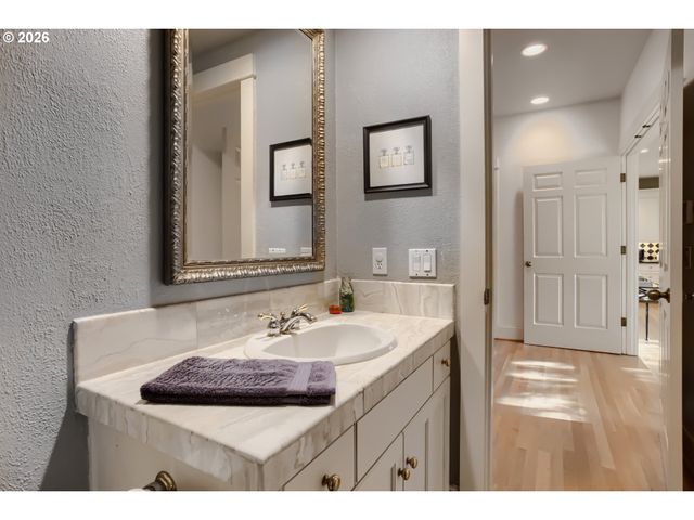 9548 Nw FLEISCHNER St, Portland, OR 97229