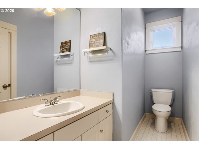 9548 Nw FLEISCHNER St, Portland, OR 97229