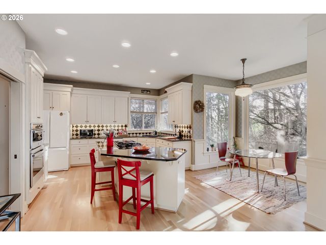 9548 Nw FLEISCHNER St, Portland, OR 97229