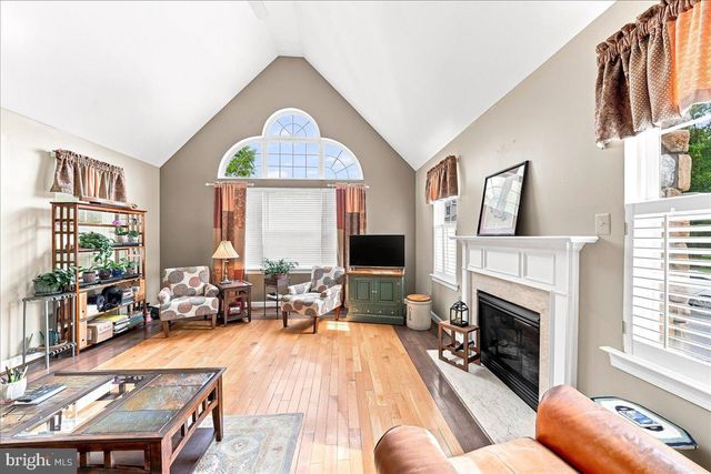 700 ARBOR LN, Kennett Square, PA 19348