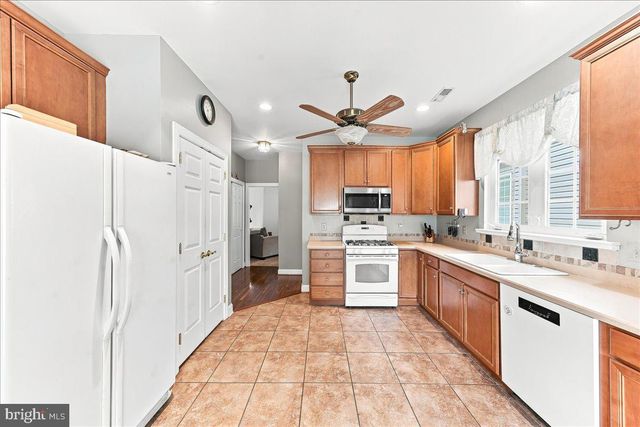 700 ARBOR LN, Kennett Square, PA 19348