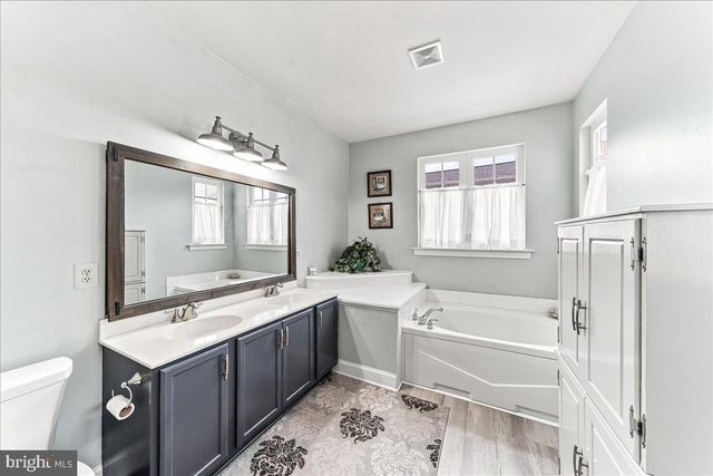 700 ARBOR LN, Kennett Square, PA 19348