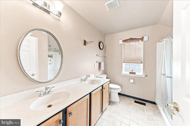 700 ARBOR LN, Kennett Square, PA 19348