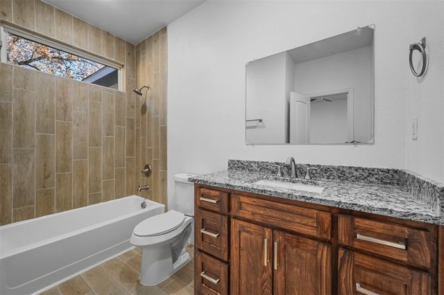 129 Arapaho Trail, Mabank, TX 75156
