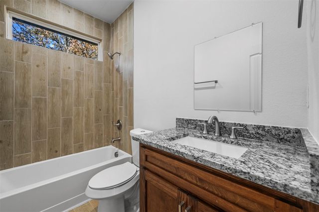 129 Arapaho Trail, Mabank, TX 75156