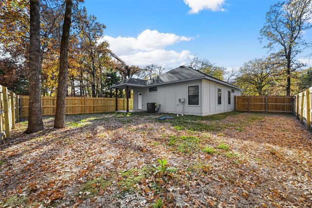 129 Arapaho Trail, Mabank, TX 75156