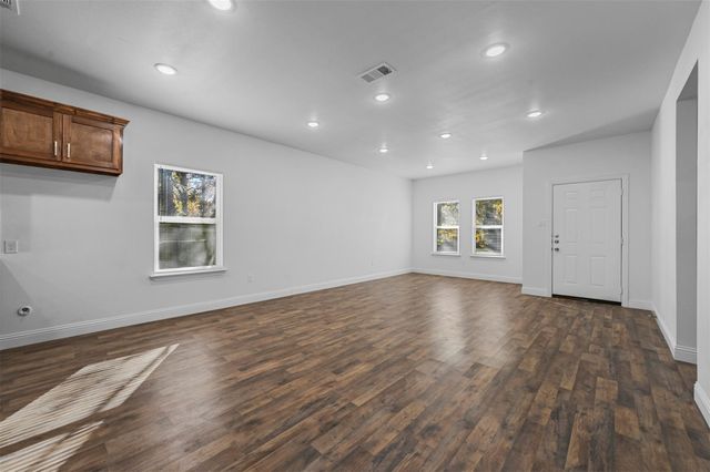 129 Arapaho Trail, Mabank, TX 75156