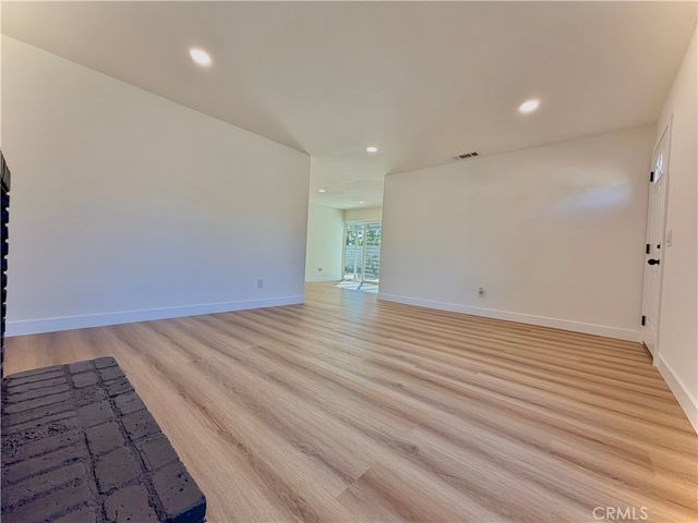 2009 S Plum Avenue, Ontario, CA 91761